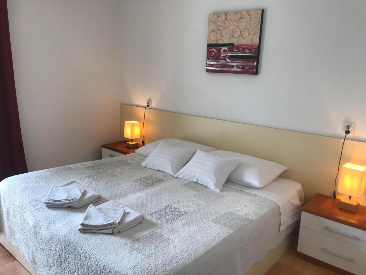 Spacious Bedroom For Two With Pool View - Pansion Hajduk Korcula Exterior photo