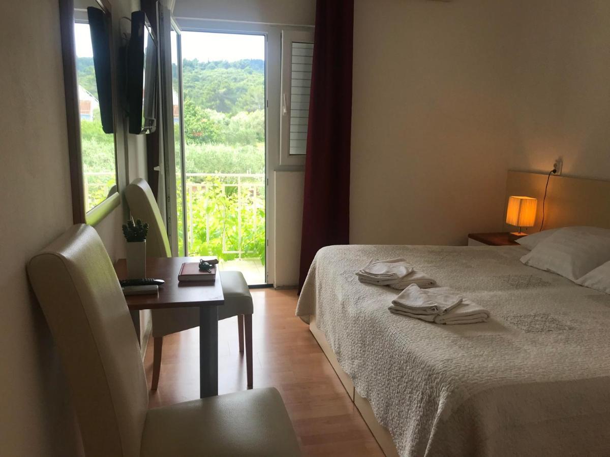 Spacious Bedroom For Two With Pool View - Pansion Hajduk Korcula Exterior photo